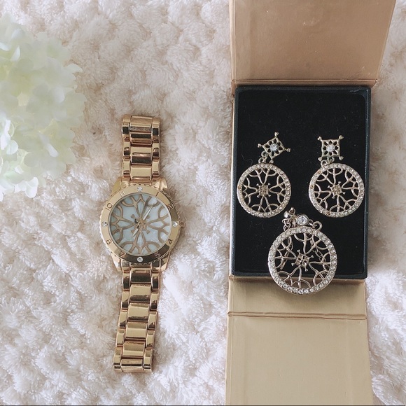 Avon Signature 14.0” Long Pendant Necklace Gold . - Picture 5 of 8